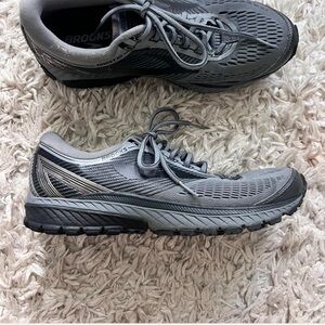 Brooks Men's Running Shoes 9.5 M Ghost 10